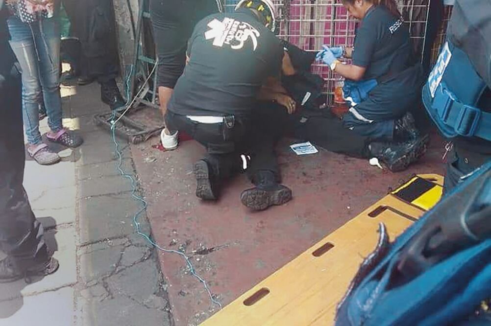 Homicidio en Xochimilco. Un hombre de entre 30 y 35 años de edad, perdió la vida al intentar detener a un ladrón en un mercado. Foto: ESPECIAL
