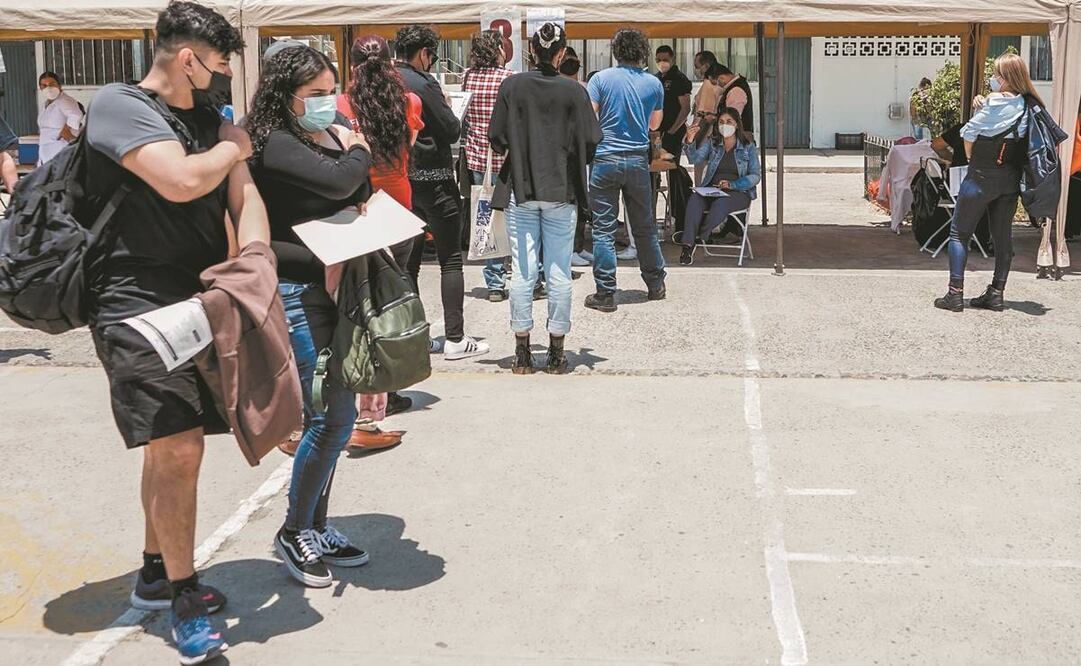 Tanto los contagios durante la segunda ola, así como la vacunación de la población, han repercutido en la menor gravedad actual del Covid, aseguran especialistas. Foto: Archivo/ El Universal.