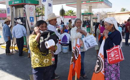 Manifestantes cierran gasolinera en Oaxaca