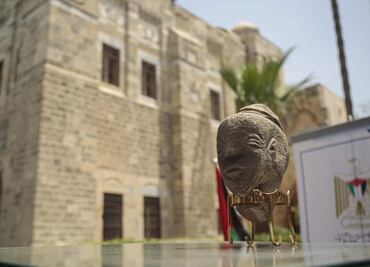 Mientras cultivaba, un agricultor halla fragmentos de la diosa Anat, estatua de la Edad de Bronce