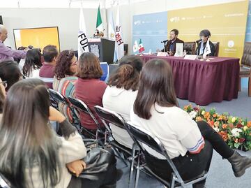 Antología de El Ilustrado llega a feria de Pachuca