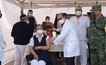 Inicia vacunación de refuerzo contra Covid-19 a sector salud de Coahuila