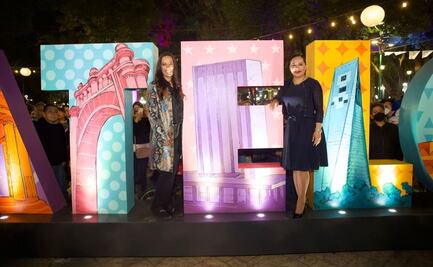 Sandra Cuevas, junto a Consuelo Duval, inaugura letras monumentales de Tlatelolco 