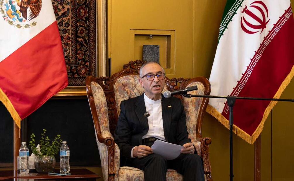 Abolfazl Pasandideh, embajador de Irán en México, realizó una conferencia de prensa para desmentir la difusión de un plan de Irán para atentar contra de la embajadora de Israel en México, Einat Kranz Neiger (07/11/25). Foto: Hugo Salvador/EL UNIVERSAL.