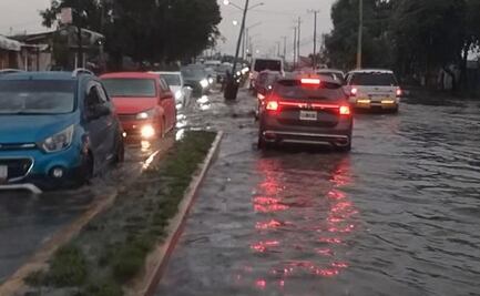 Fuertes lluvias provocan inundaciones en el oriente del Edomex; colapsan vialidades