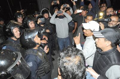 Ordenan arresto de líderes de la CNTE