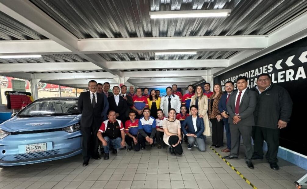 Esta alianza está enfocada en la profesionalización de técnicos para darle servicio y mantenimiento a los autos eléctricos. Foto: cortesía