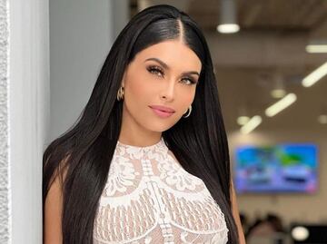 Kristal Silva impone tendencia con pantalón cargo satinado