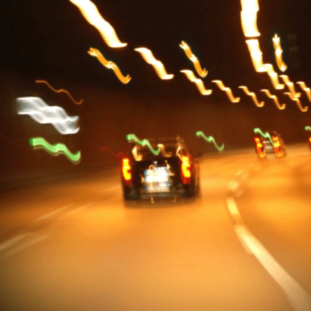 Día internacional de la cerveza: ¿cómo afecta el alcohol al conducir un auto?