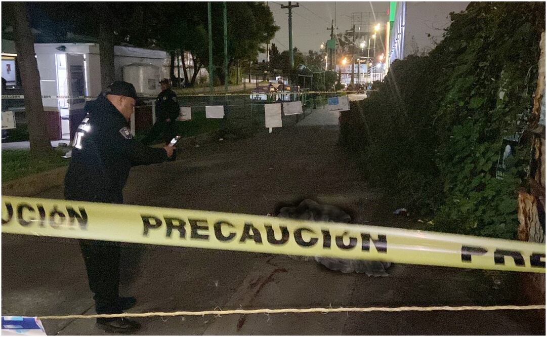 Persona lesionada en Eje Central Lázaro Cárdenas y la calle Paganini. Foto: Juan Carlos Williams/ELUNIVERSAL