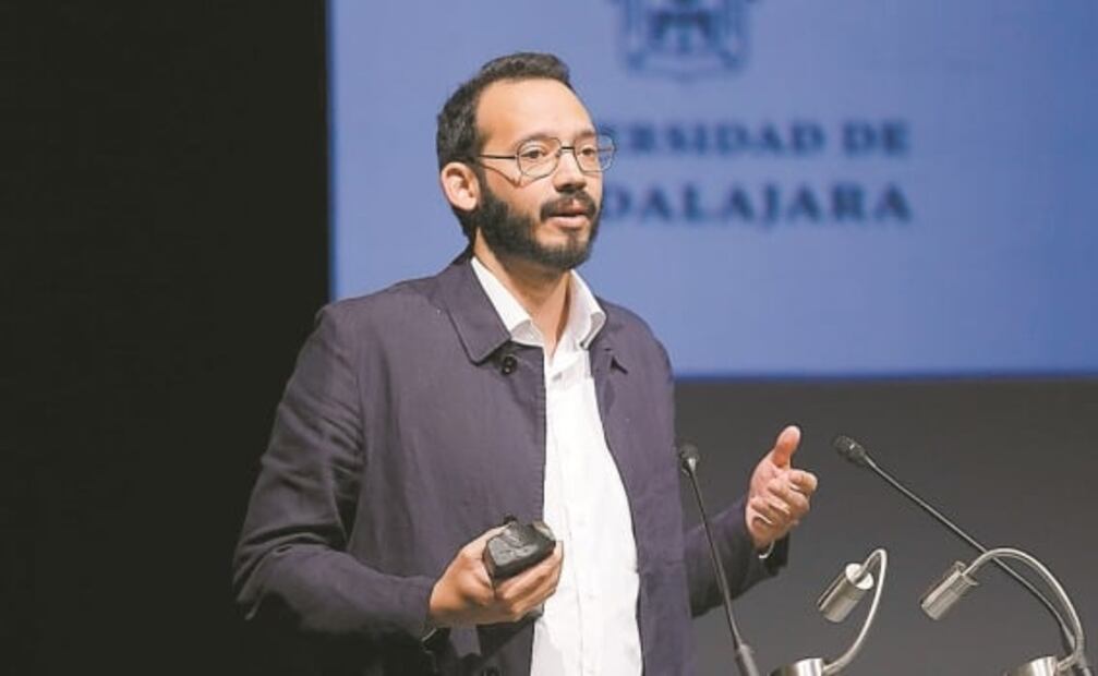 “La literatura, un instrumento subversivo”: Vargas Llosa