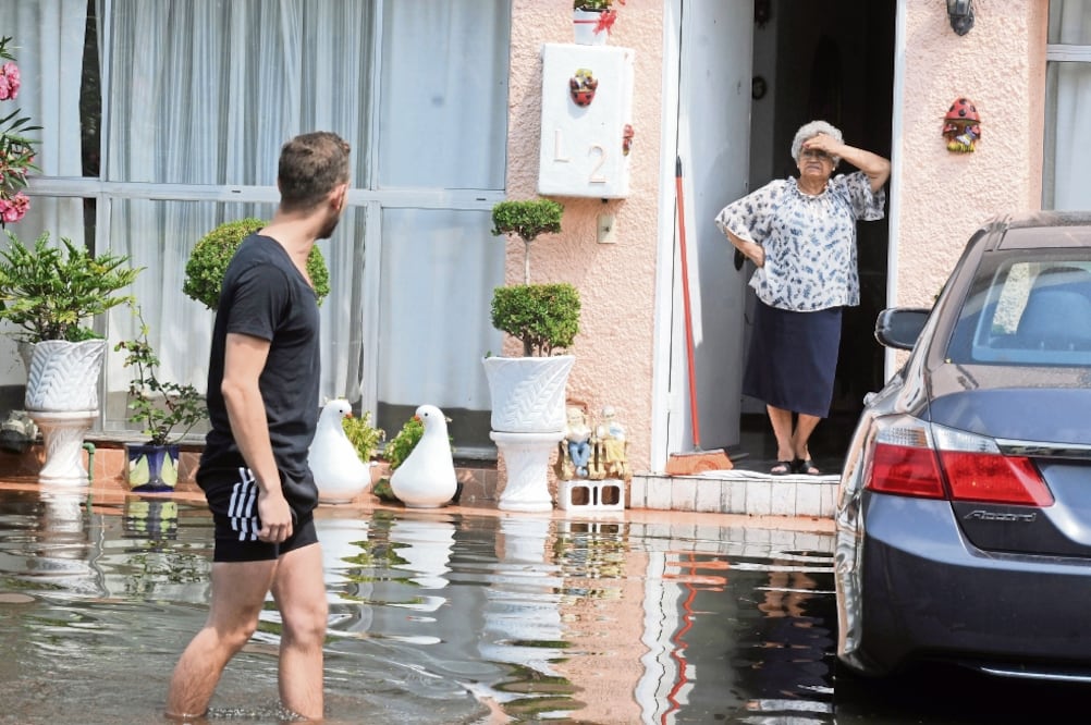 Un ajustador visitará a los colonos afectados para conocer y enlistar los enseres que hayan resultado con daños por las inundaciones (ARCHIVO EL UNIVERSAL)