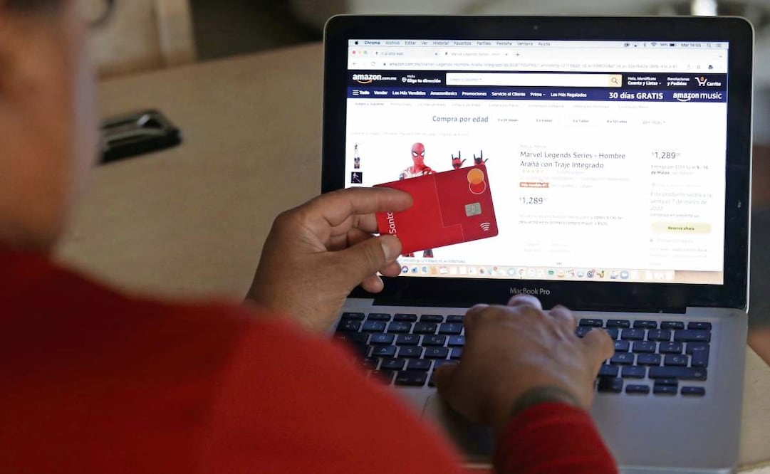 Los usuarios prefieren medios tradicionales para hacer transferencias ante el temor a fraudes, indican. Foto: Archivo | El Universal