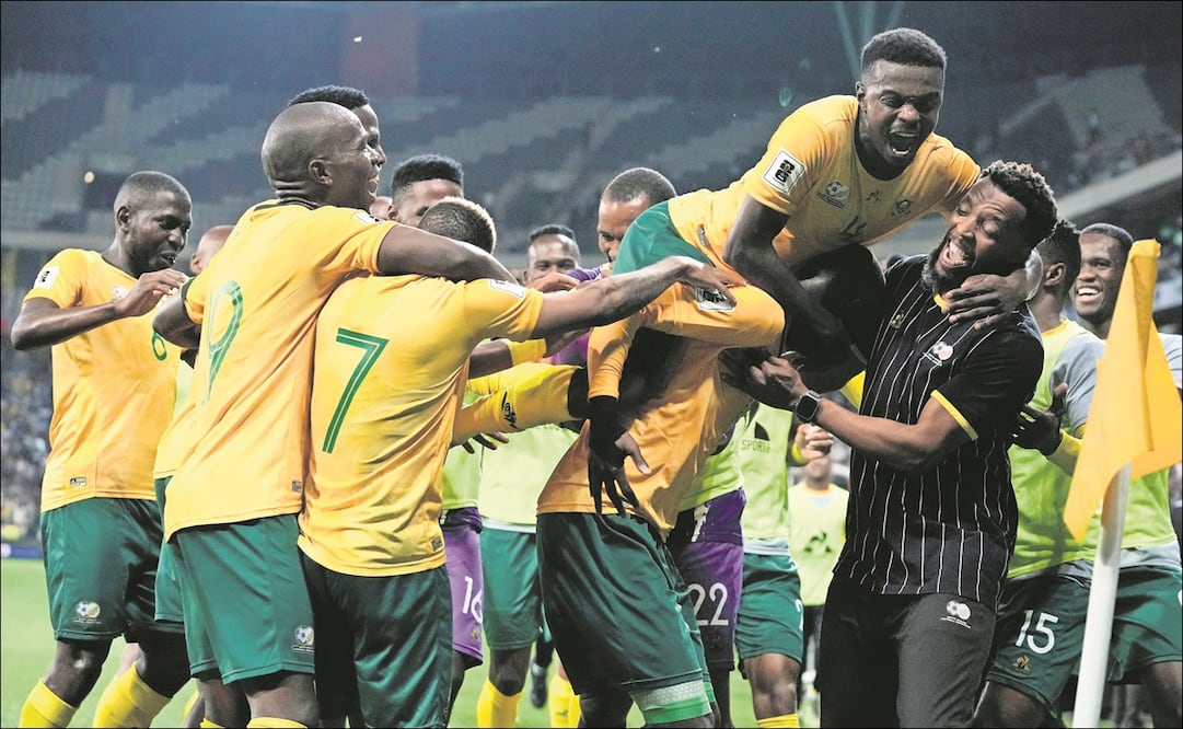 Conoce horario y canales para mirar en vivo el debut hoy de Sudáfrica, rival de México en el Mundial 2026, en la Copa Africana / FOTO: AP