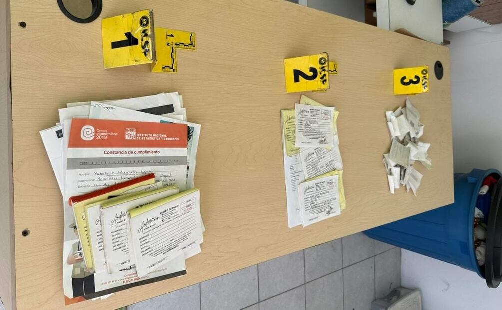 Aseguran documentos y artículos electrónicos durante cateo en agencia de viajes en Nuevo León (17/07/2025). Foto: Especial