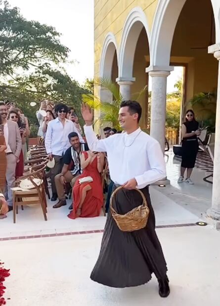 Emilio Osorio y su participación durante la boda de su hermano y Kimi Ishiwaia.
Foto: Instagram