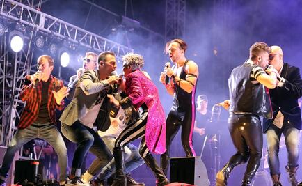 Arman fiesta noventera en el Zócalo 