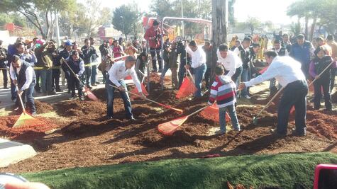 Descarta Mancera cambio de placas; sólo habrá rediseño