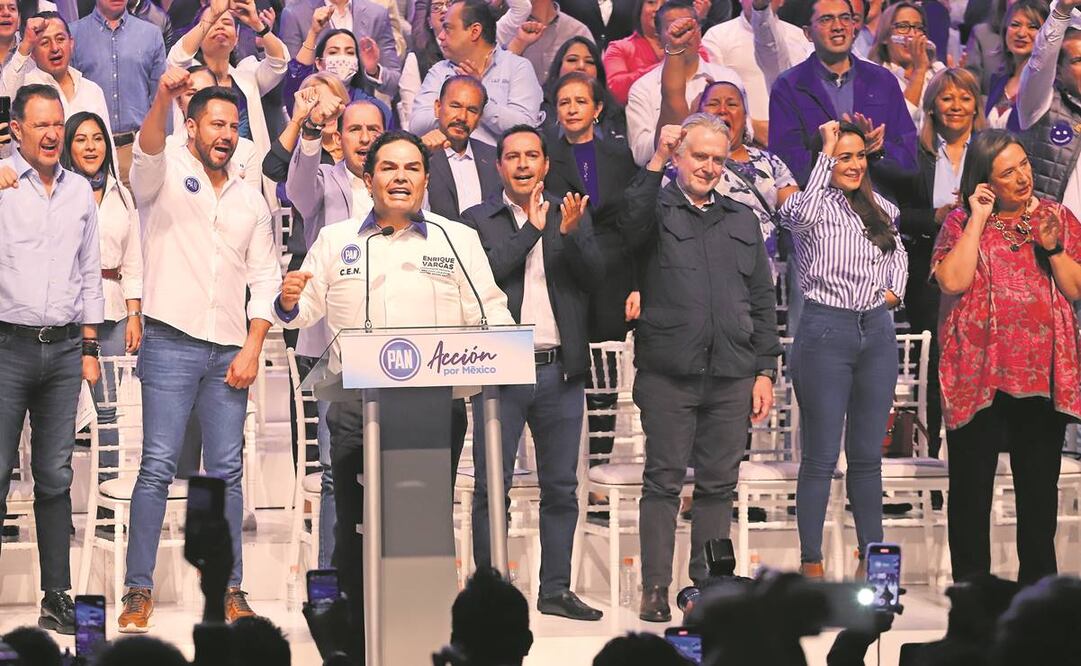 Liderazgos panistas arroparon a su candidato a la gubernatura del Estado de México, en un teatro Morelos lleno. Foto: Berenice Fregoso/ EL UNIVERSAL