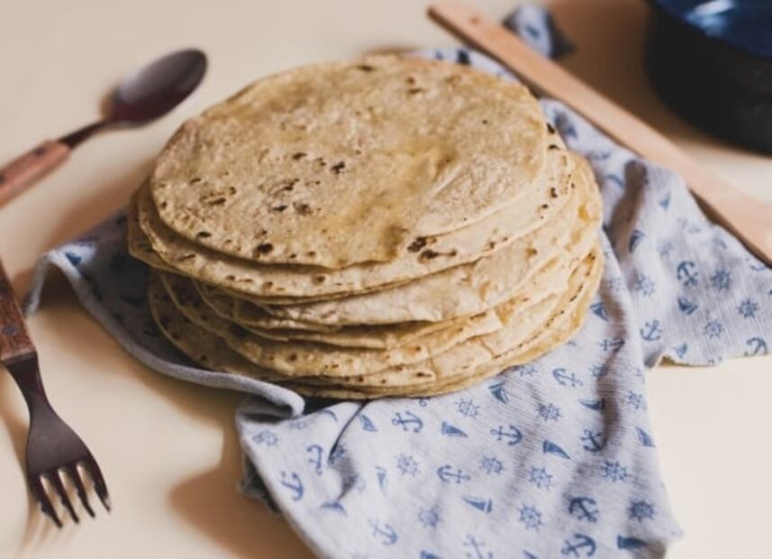 ¿Cuántas tortillas salen de un kilo y cuántas calorías tiene una pieza?