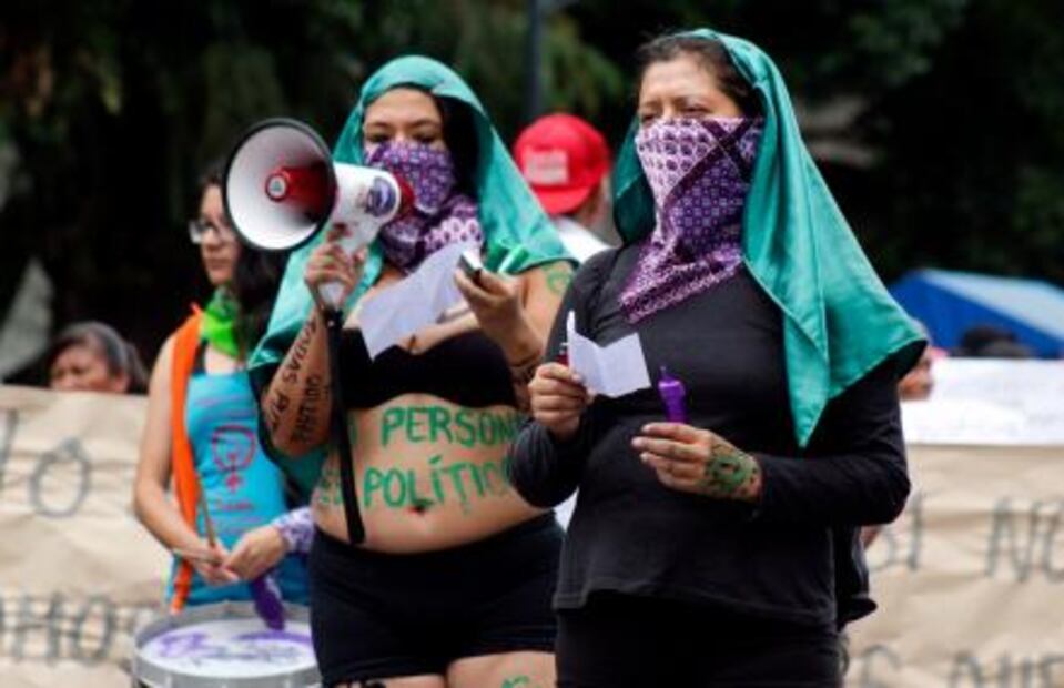 Realizan la octava "Marcha de las Putas” en Puebla