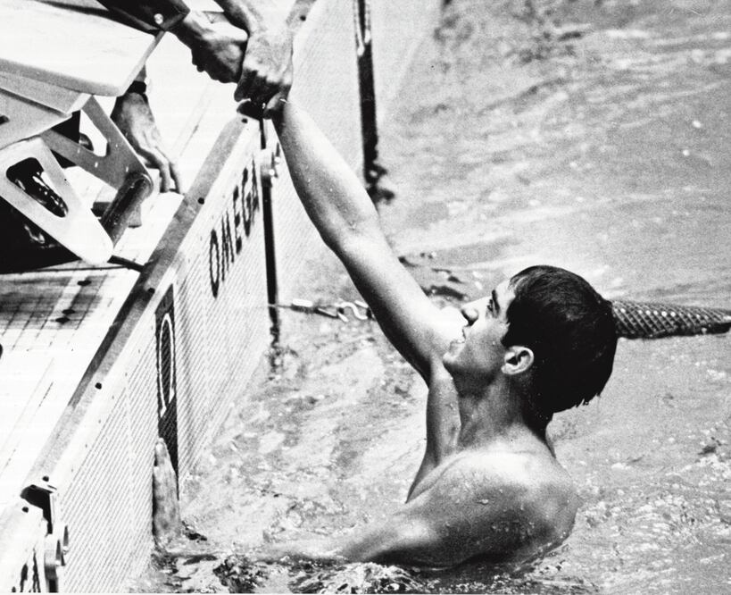 El nadador mexicano enloqueció de alegría a los asistentes a la alberca Francisco Márquez. (ARCHIVO. EL UNIVERSAL)