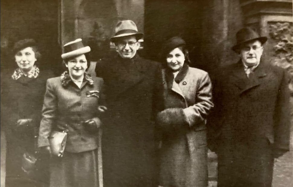 Boda de Ruth y Kurt en diciembre de 1946, acompañados por la madre de Ruth; la hermana de Kurt, Anna, y su cuñado Arnost en Praga.   Foto: Petr Balajka.