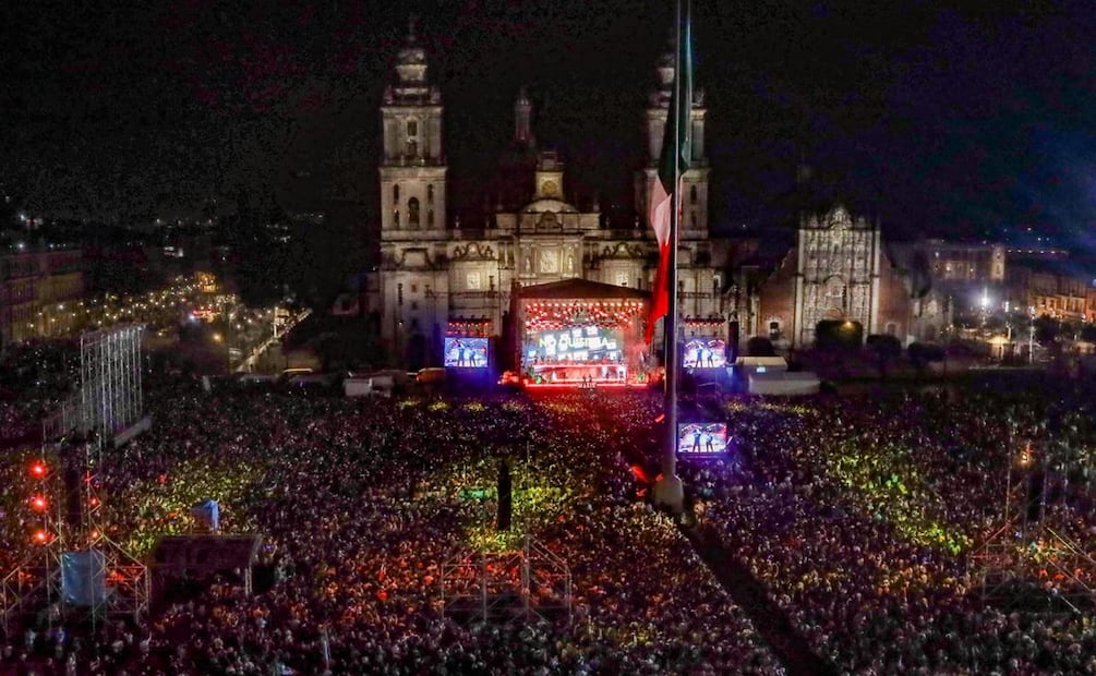 El Zócalo lleno este 15 de septiembre de 2023 a la espera del Grito. FOTO: Hugo Salvador