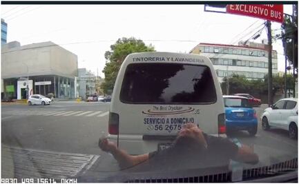 Limpiaparabrisas finge ser atropellado para recibir dinero: “¡Qué te pasa, fíjate, me aventaste!”, VIDEO