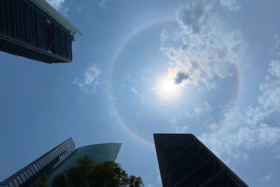 FOTOS: Halo Solar sorprende a habitantes de la CDMX 