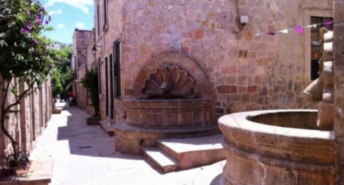 En Morelia, conoce la tradición del Callejón del Romance