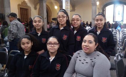 “Si es difícil dar estudio a un hijo, hay que imaginar lo que significa educar a seis”