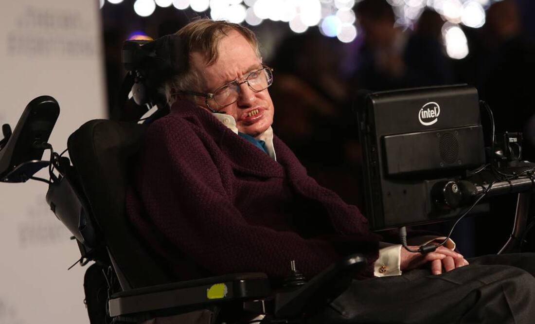 Trabajo y sentido del humor me motivan a seguir: Hawking