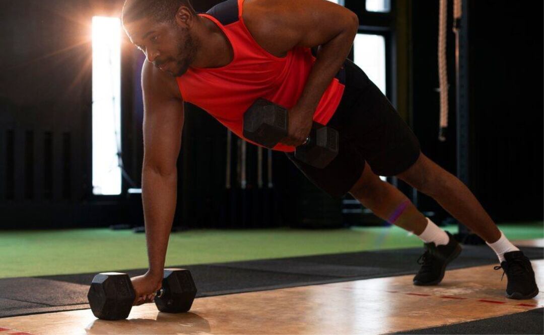 El método viral 6-12-25 para ganar masa muscular. Fuente: Freepik.