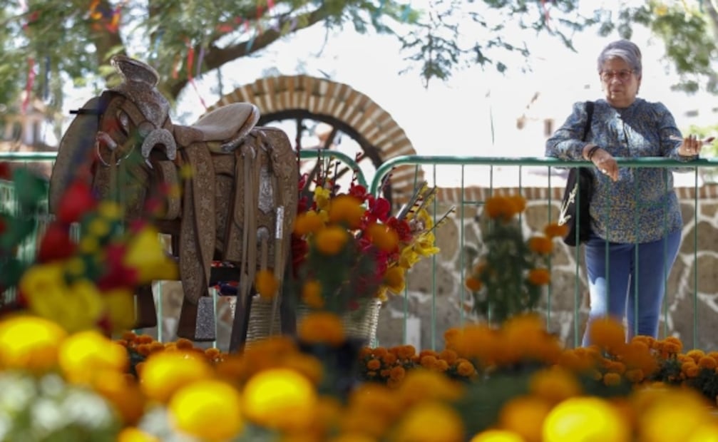 Así luce el imponente altar a Vicente Fernández en el Día de Muertos 