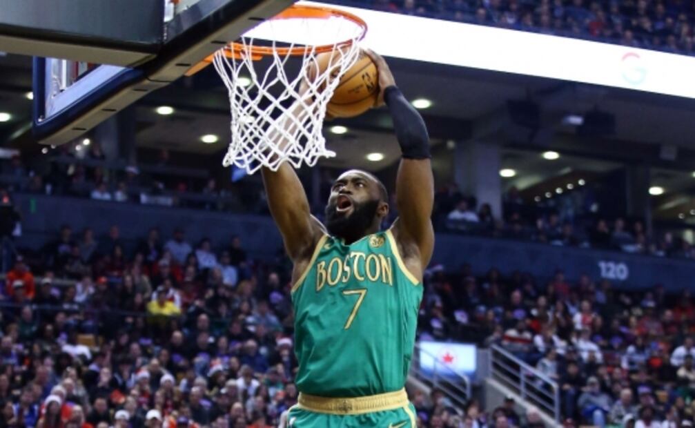 Celtics le amarga la Navidad al campeón de la NBA