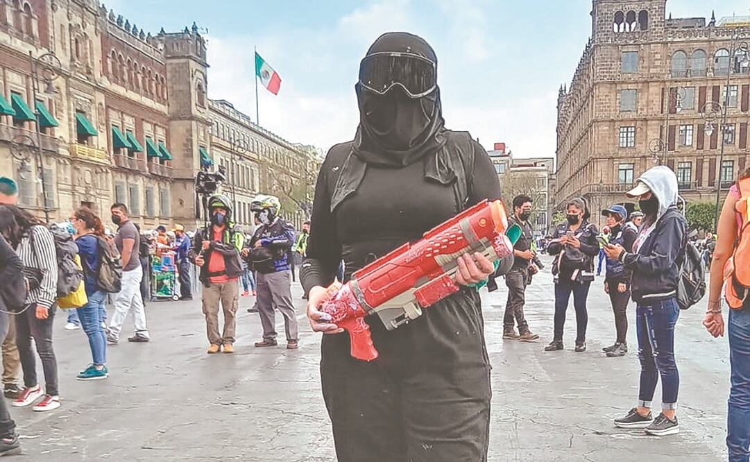 Las feministas del colectivo Brujas Encapuchadas convocaron a la marcha en protesta por la violencia machista. Fotos: Karla Rodríguez. EL UNIVERSAL