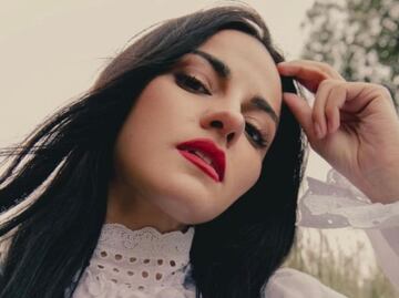 Maite Perroni sorprende con look rastas tras anunciar su embarazo