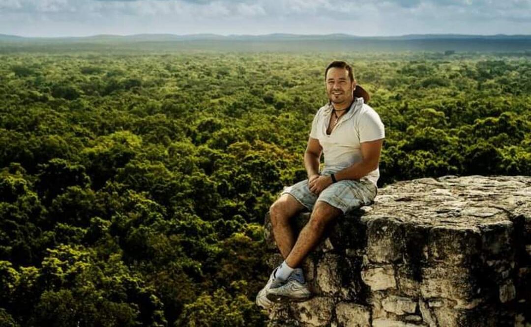 La fotografía muestra a Luis Alberto, un deportista amante de la naturaleza, antes de los procedimientos que le realizaron en el ISSSTE y que dieron un giro a su vida. Foto: Cortesía de Luis Alberto Rosado