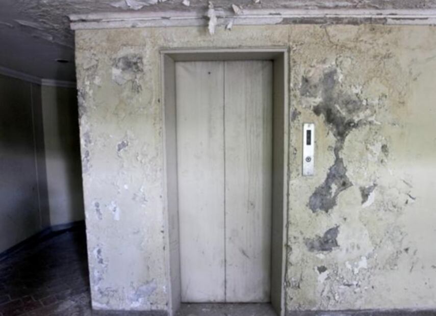 Así es "el palacio" en que vivió Pablo Escobar y que están por demoler