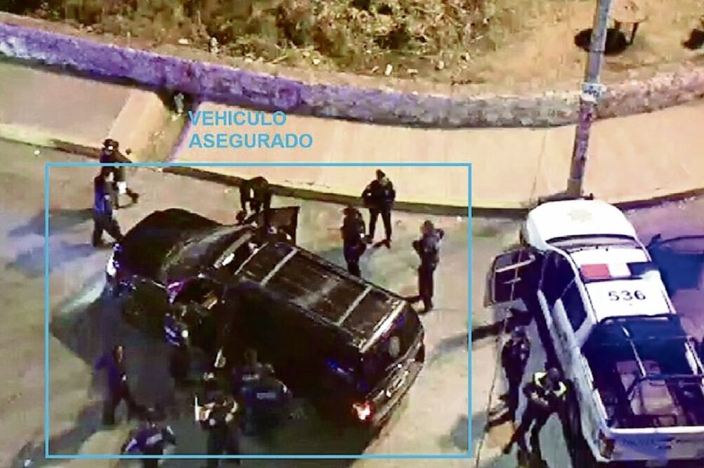 A la fuga. Ramón “N” viajaba en una camioneta Ford Explorer, así como dos acompañantes, a quienes en una revisión de la autoridades se les encontró una pistola calibre .22. (ESPECIAL)