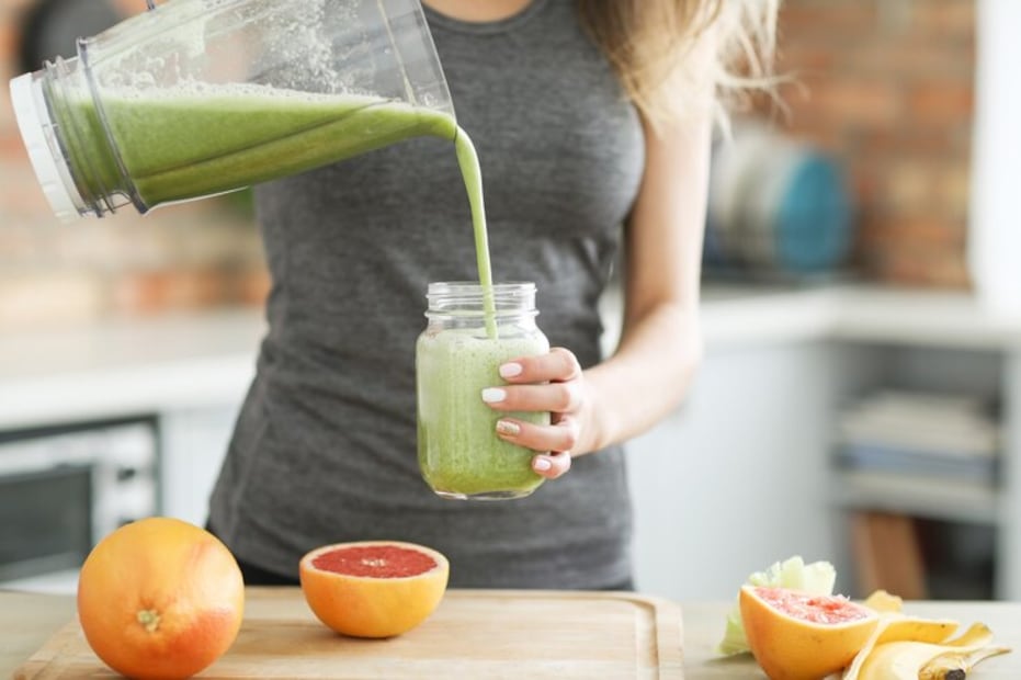 Rompiendo tabúes de los jugos detox. Fuente:Freepik.