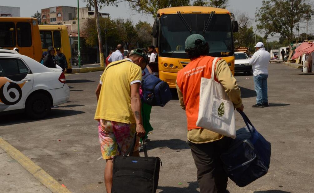 Gobierno de la CDMX traslada a 49 migrantes de campamento de GAM a albergues (12/03/2025). Foto: Especial