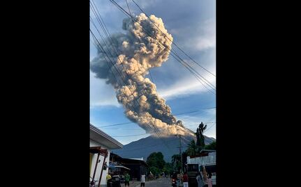 FOTOS: Entra en erupción el volcán Kanlaon en Filipinas; lanza columna de ceniza de 4 kilómetros