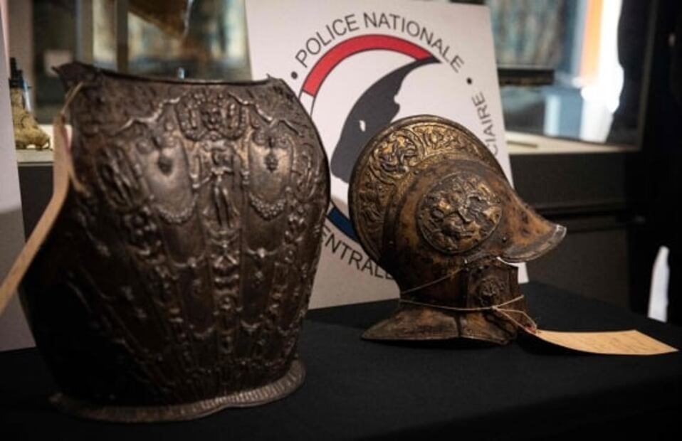 Museo Louvre recupera dos reliquias que le fueron robadas hace 40 años
