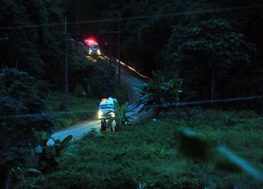 Termina rescate de 13 personas atrapadas en cueva de Tailandia; todos a salvo