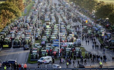 Campesinos de Holanda protestan por medidas contra las emisiones de gases