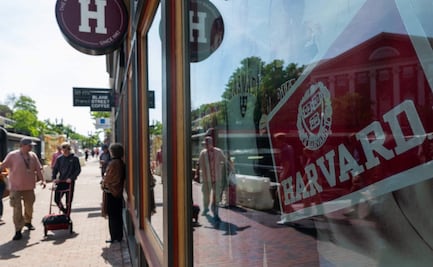 Harvard califica de "represalia" veto de Trump a visas para sus estudiantes; "es medida ilegal y represiva"
