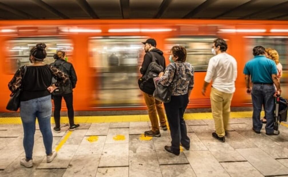 Capitalinos ignoran sana distancia en la "nueva normalidad"