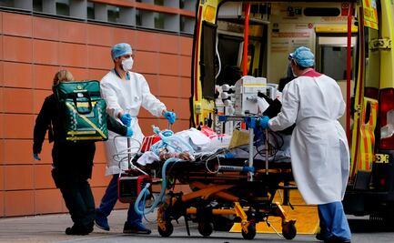 Variante británica del coronavirus apunta a una mayor mortalidad, dice Boris Johnson